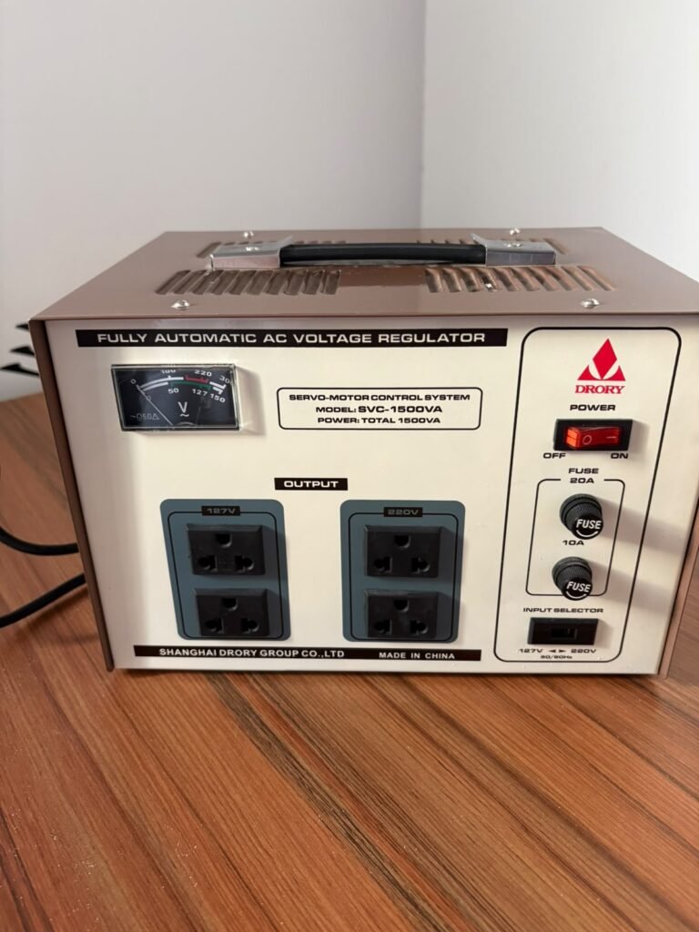 مثبّت جهد كهربائي أوتوماتيكي AVR من نوع Servo Motor، والمكتوب عليه